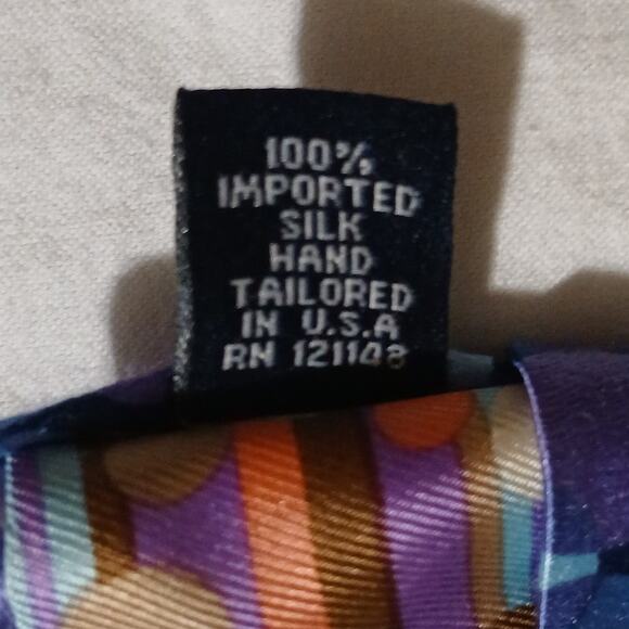 Ted Baker London 100% Imported Silk Hand Tailored in the U.S.A. Tie Blue Circles - Picture 3 of 9